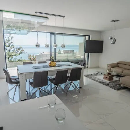 The Boat With Rooftop Pool Matulji