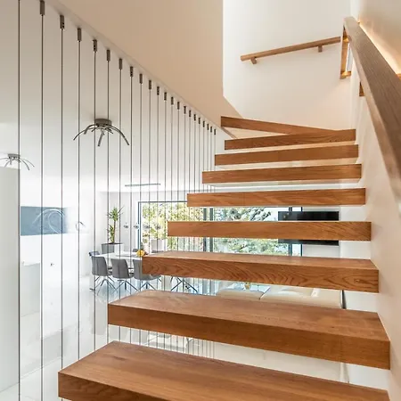 Villa The Boat With Rooftop Pool