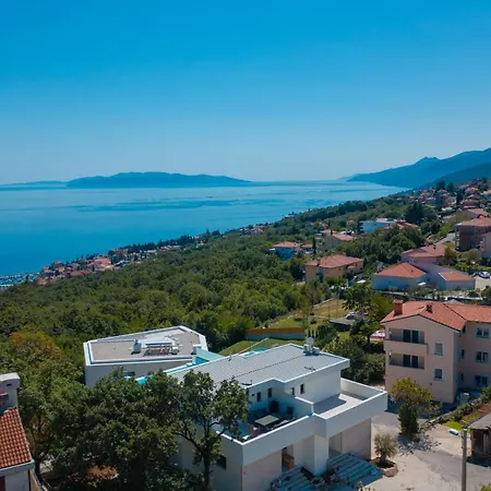 Villa The Boat With Rooftop Pool *