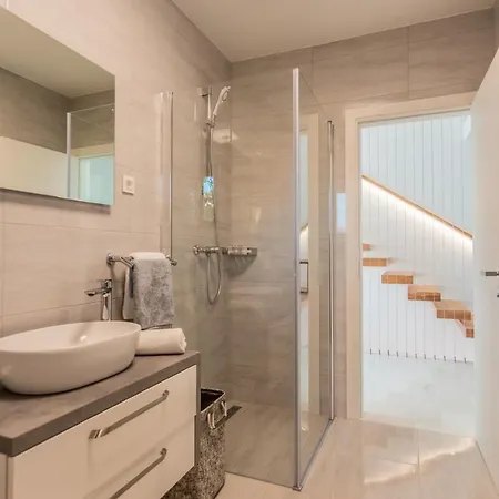 Villa The Boat With Rooftop Pool *