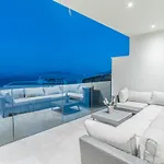 The Boat With Rooftop Pool Vila Matulji