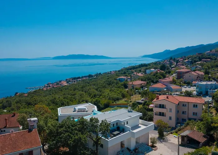 Villa The Boat With Rooftop Pool *