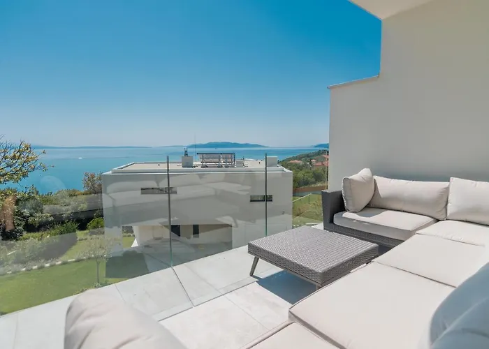 Villa The Boat With Rooftop Pool Matulji
