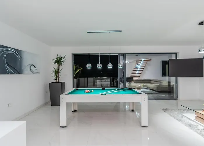 Villa The Boat With Rooftop Pool Matulji